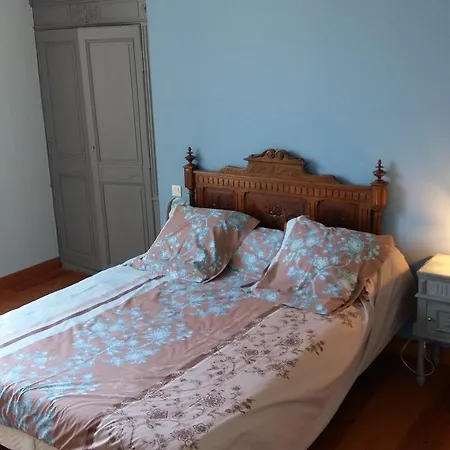 D'hotes Larrey Bed & Breakfast 3*