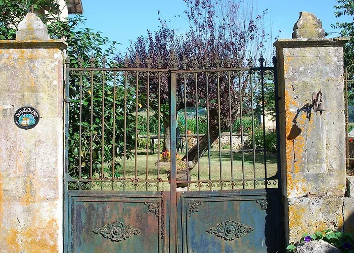 לינה וארוחת בוקר D'hotes Larrey